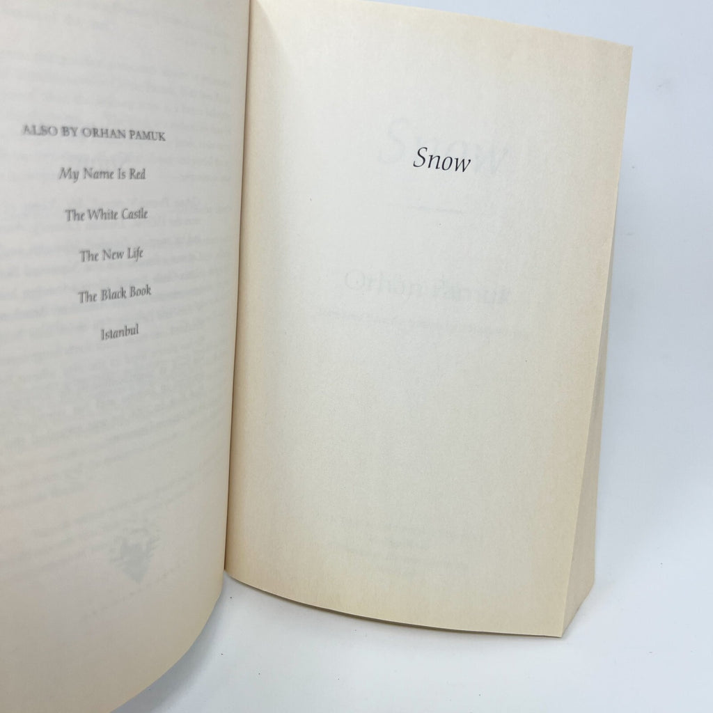 Snow by Pamuk, Orhan Paperback