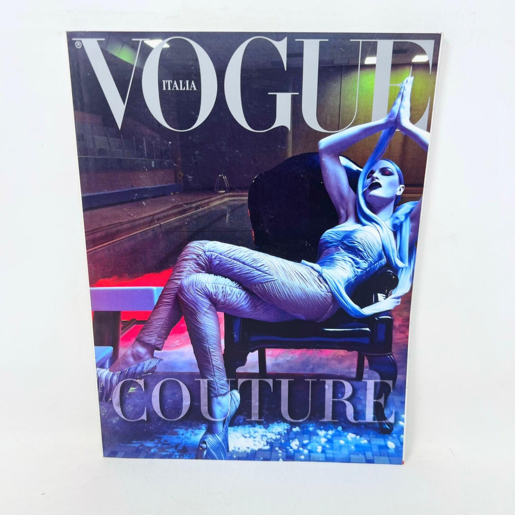 Vogue Magazine Italia  Supplmento Al Numero N.715 March 2010