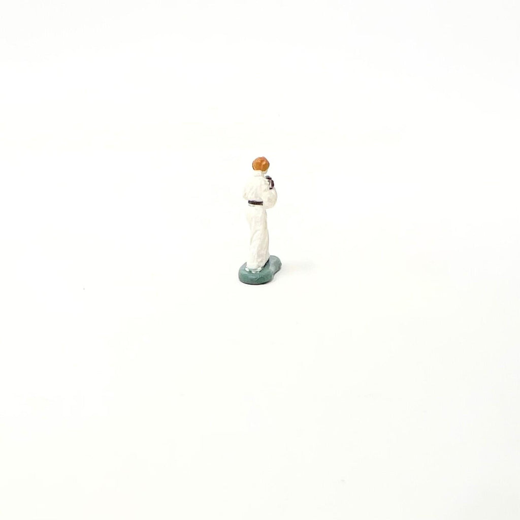 Micro Machines Star Wars Princess Leia With Blaster Minifigure