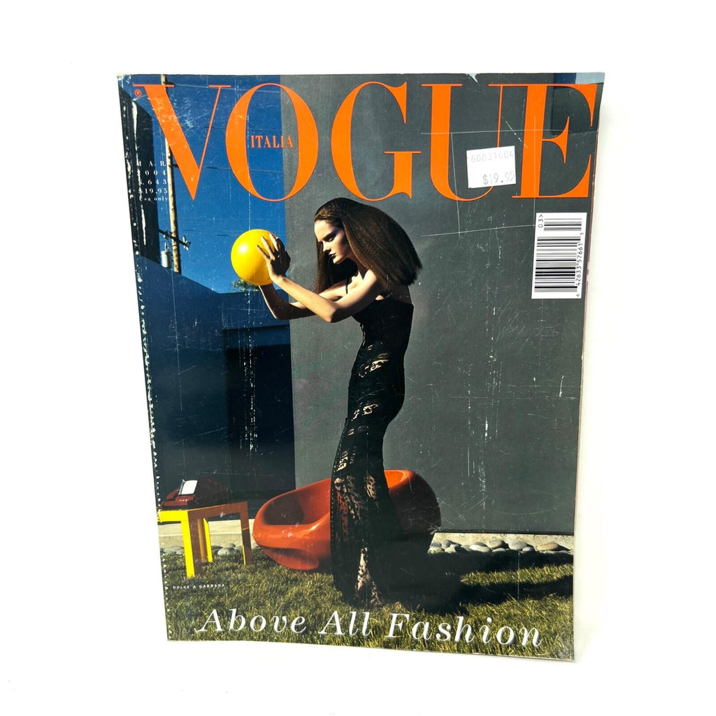 Vogue Magazine Italia N.643 August 2004 Above All Fashion