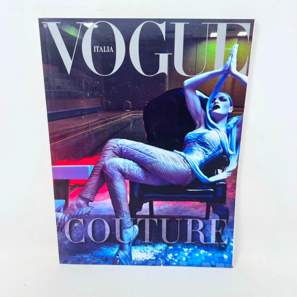 Vogue Magazine Italia  Supplmento Al Numero N.715 March 2010