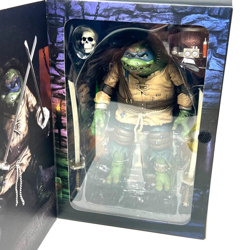 NECA Teenage Mutant Ninja Turtles X Monsters Leonardo As The Hunchback Figure