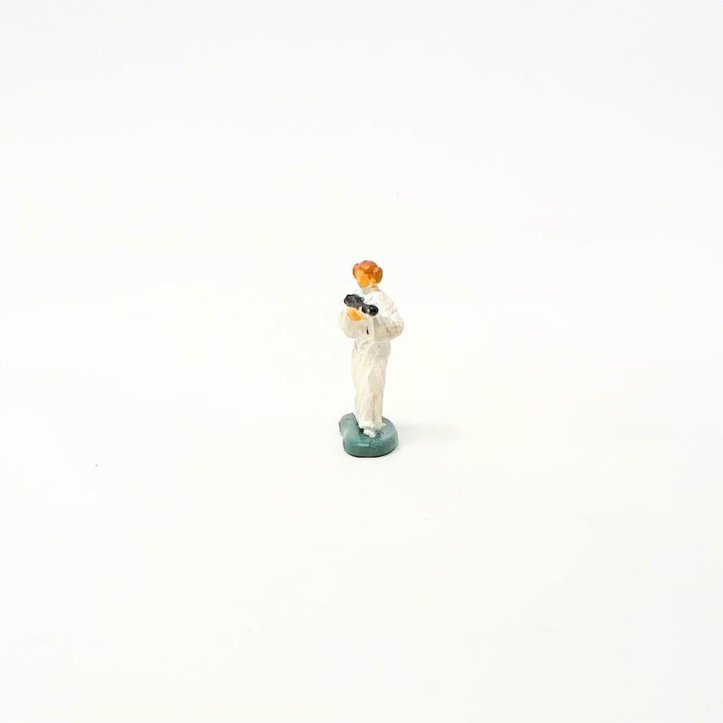 Micro Machines Star Wars Princess Leia With Blaster Minifigure