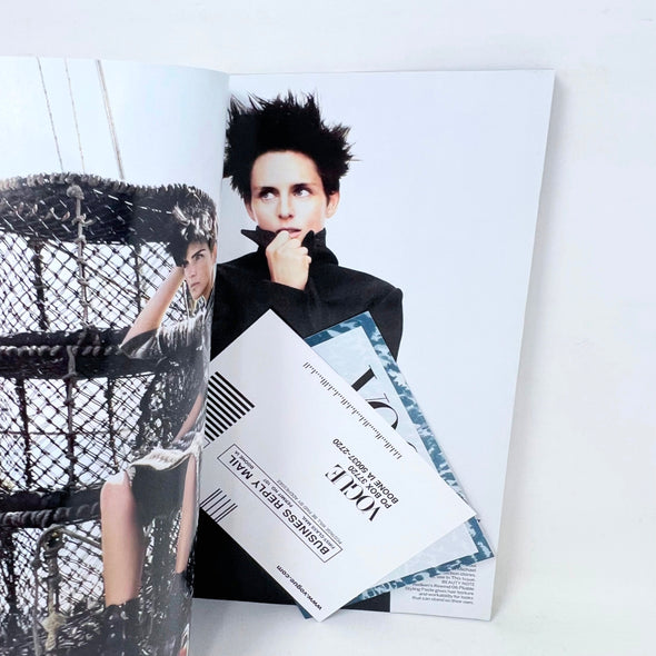 Vogue Magazine November 2010 Anne Hathaway Cover